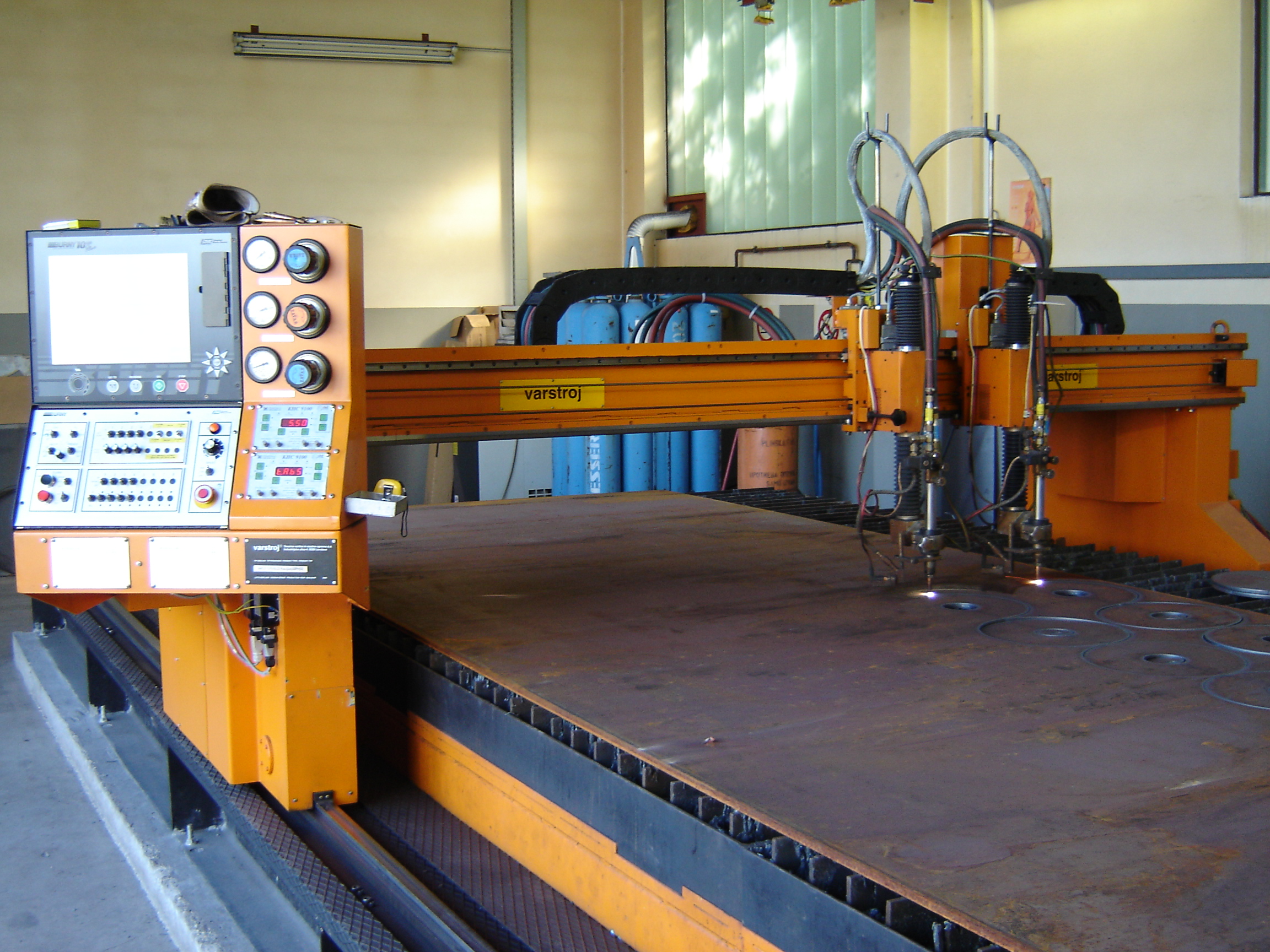 CNC plate cutting