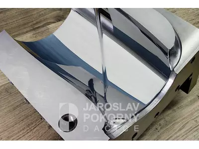 Mirror polished slider