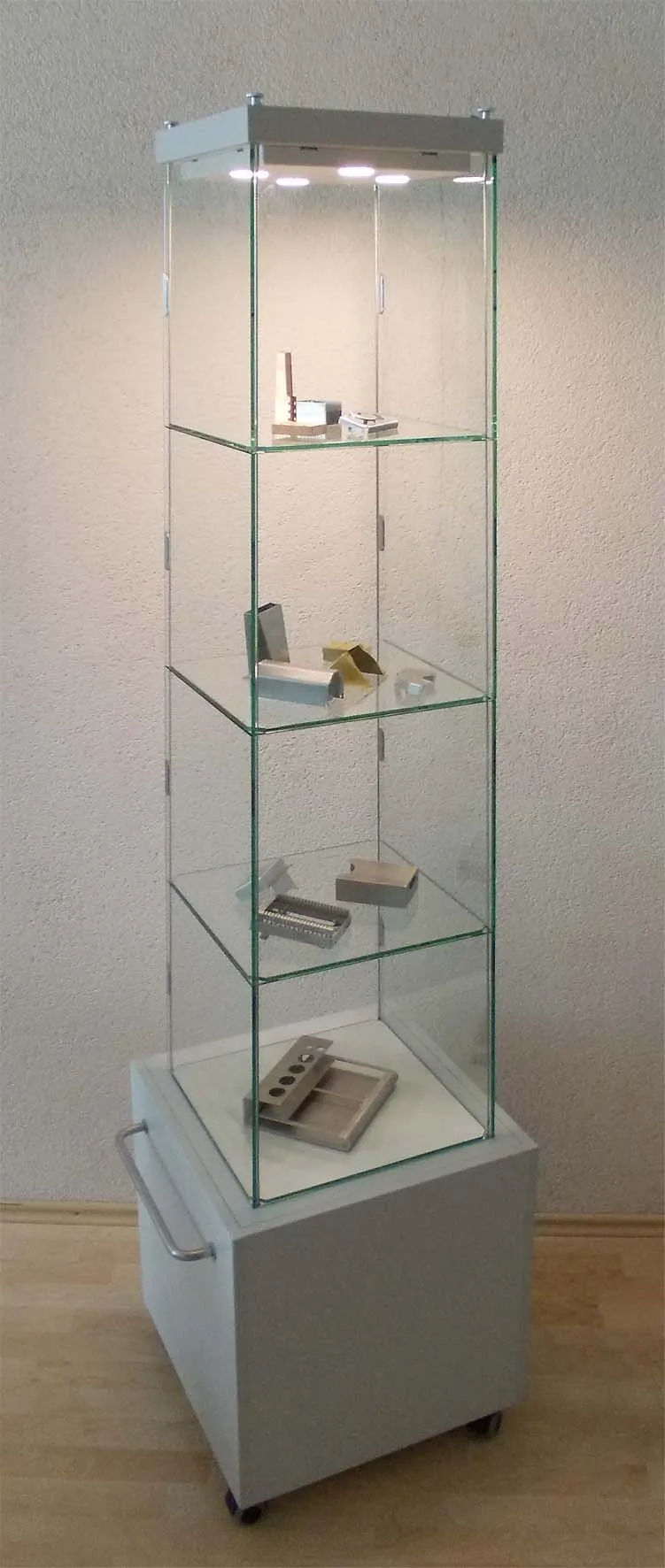 Modulare Glasvitrine