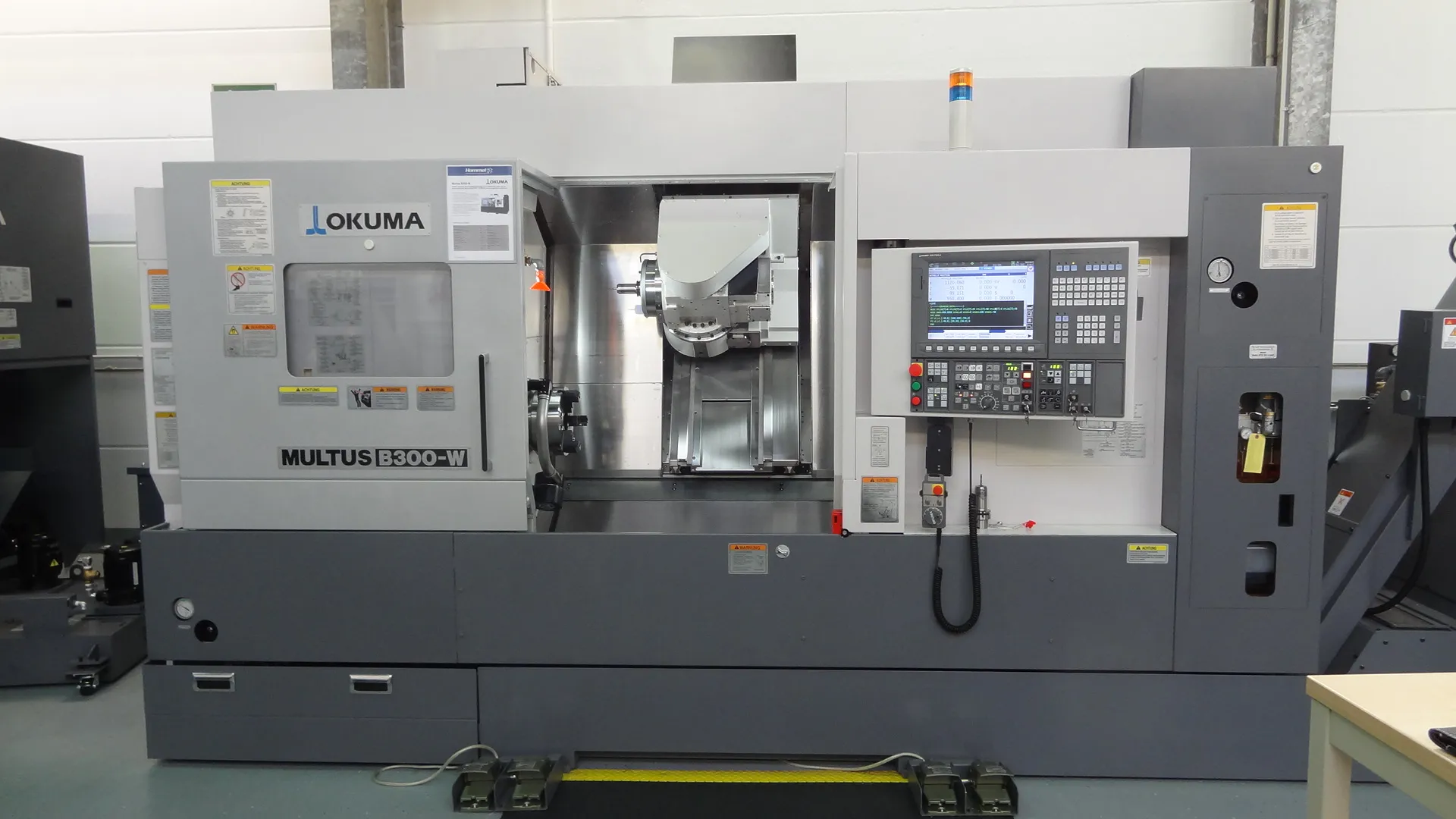 Okuma Multus B300W