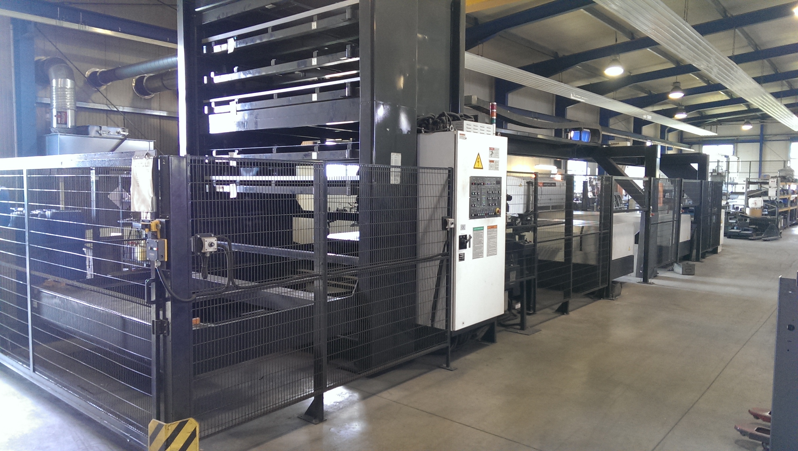 Laserzentrum mit 1,8kW & 1,5kW Laser mit FMS-Beladesystem