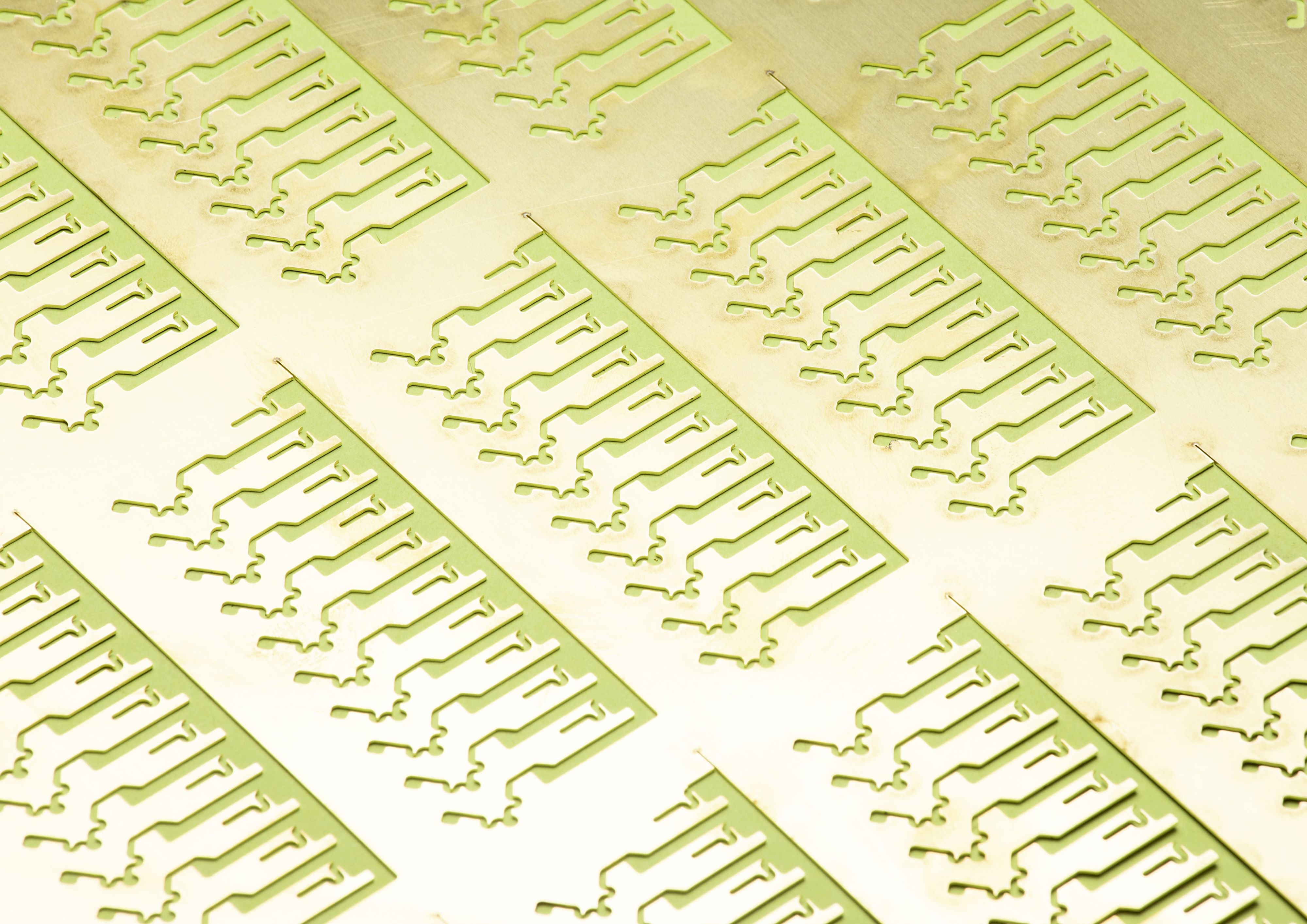 filigranes Messing-Laserteil mit Microjoints im Restgitter