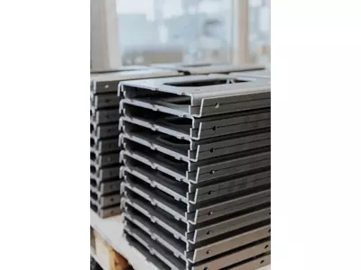 Laser-Kantteil aus Stahl 6 mm, wiederkehrende Serie