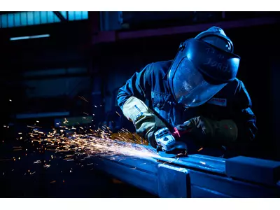 Bearbeitung geschweißter Führungsträger