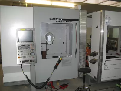 Fräsmaschine  mit  KuKa 