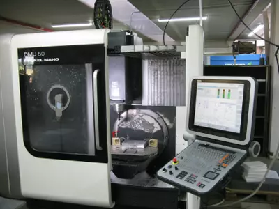 5 Achs Fräsmaschine