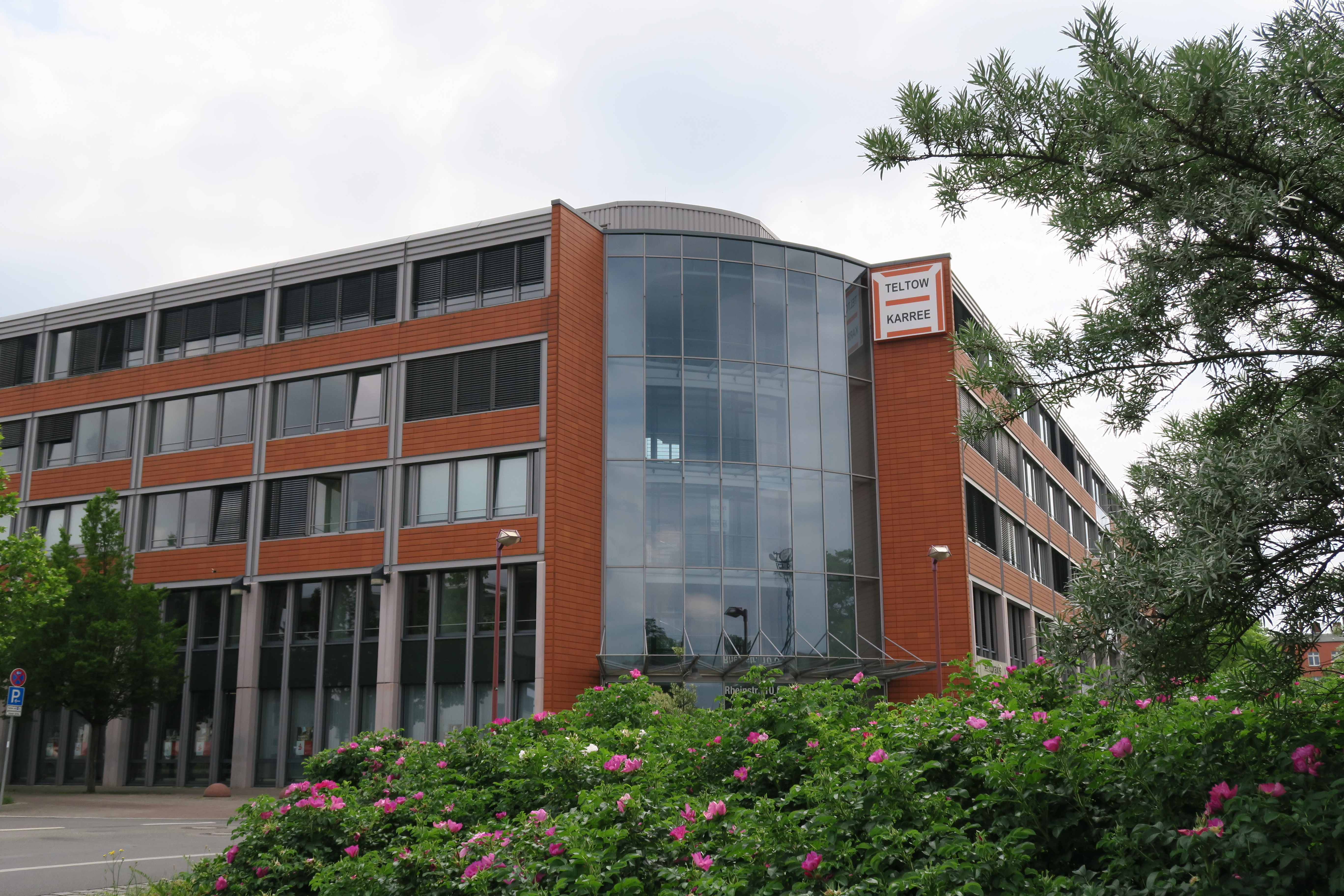 G.W.P. AG - Teltow Karree Eingang
