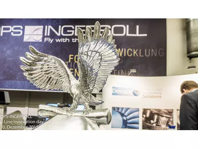 Aluminium Adler aus dem Vollen gefräst