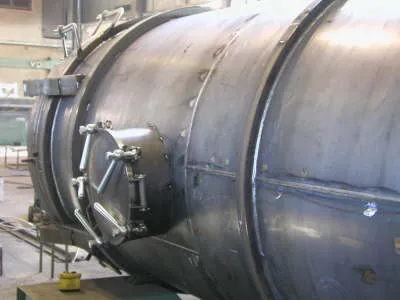 Saug-Druck-Tank mit montiertem Domeinstieg