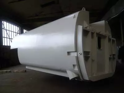 Schmutzbehälter für Flugfeldreinigung 