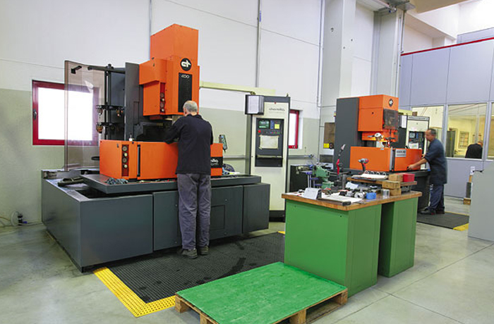 Wire-cut spark erosion machine Robofil 400