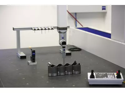 Measuring machine ACCURA