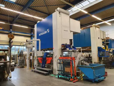 400 t mit Coilanlage und Transfer