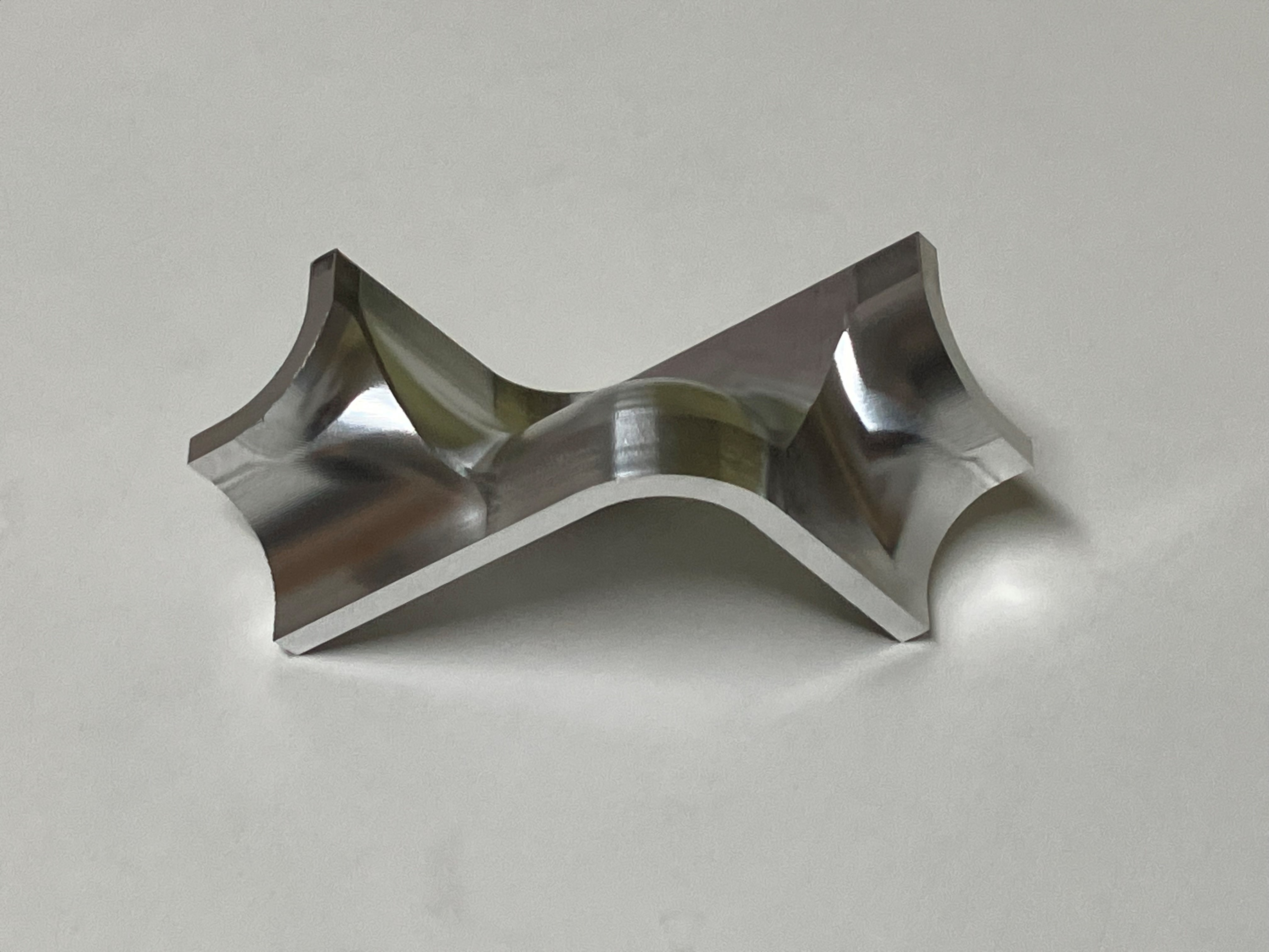 Eckverbinder aus Aluminium, 5-Achs-Bearbeitung