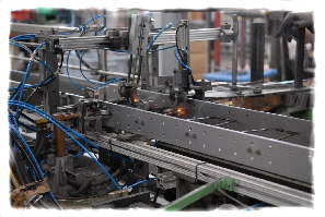 Biege- und Schweißmaschine