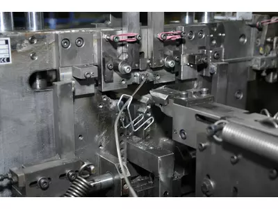 Biegemaschine mit Kurvenscheiben