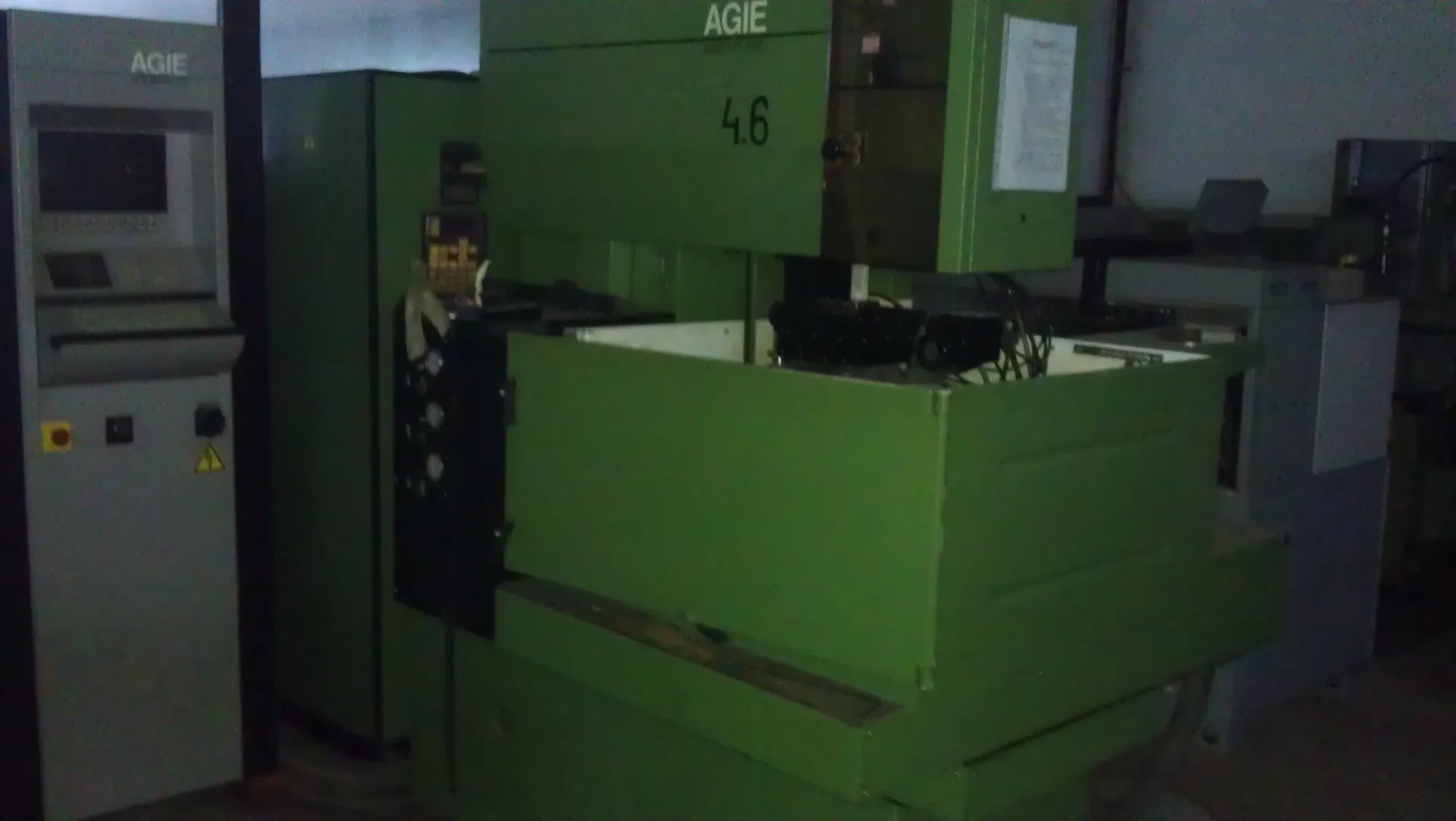 wire erosion machine