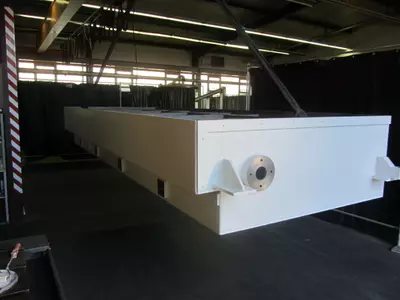 Tank / außen lackiert / innen gestrahlt