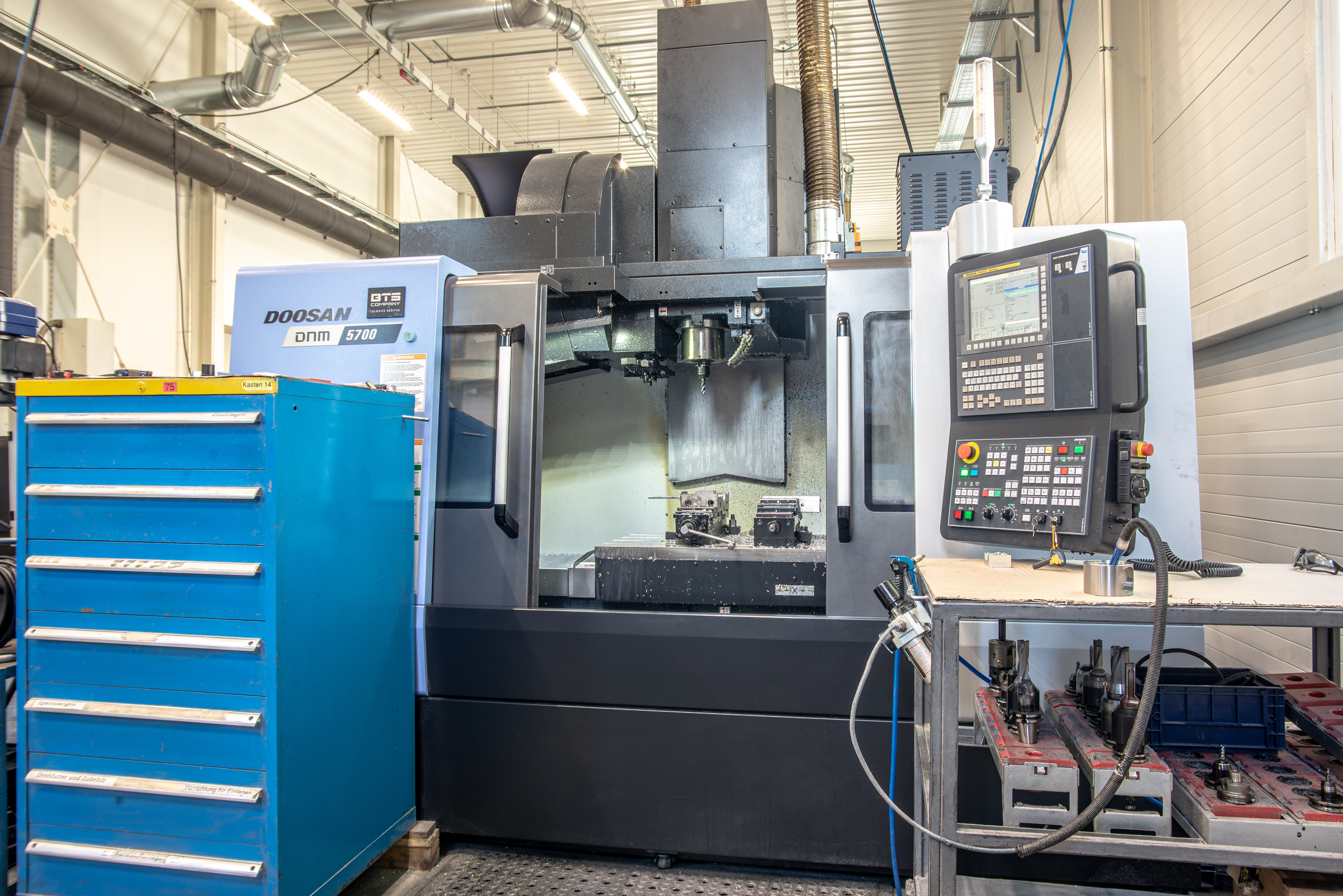 DNM5700