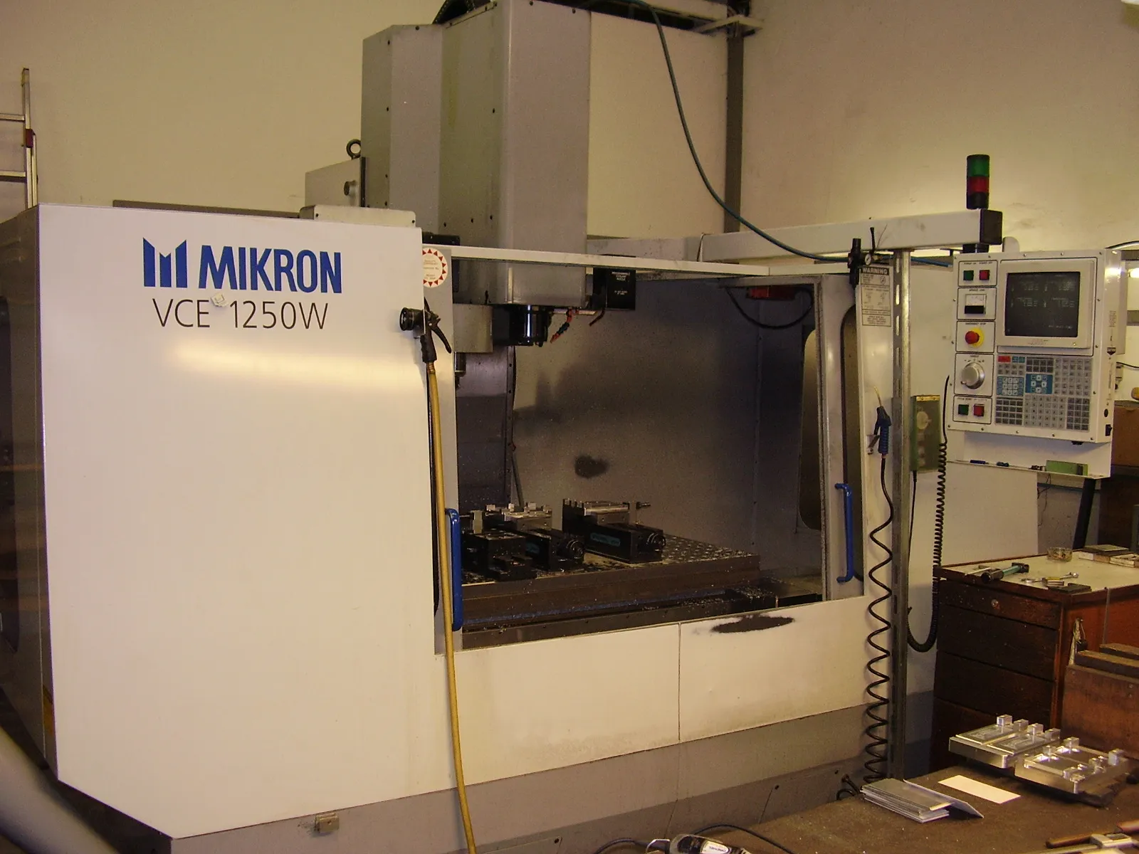 Mikron VCE 1250 W