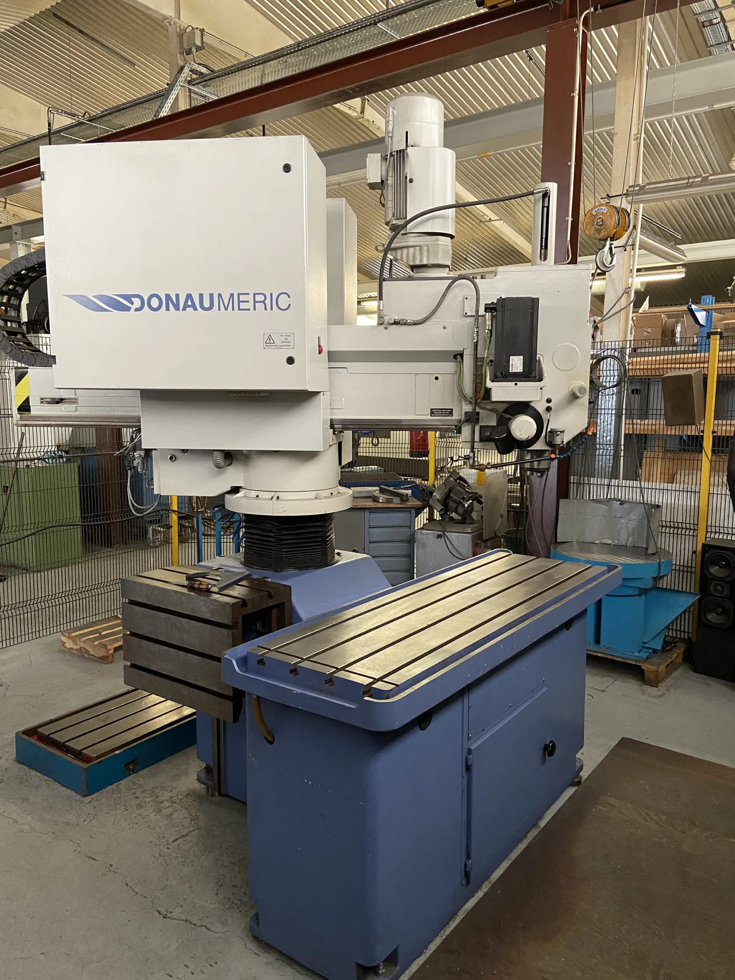 Schnellradialbohrmaschine