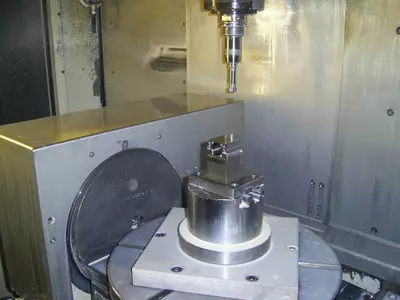 Fräsbearbeitung auf 5 Achsen BAZ