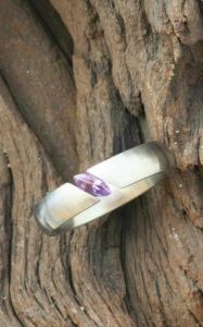 Titan-Ring mit Amethyst