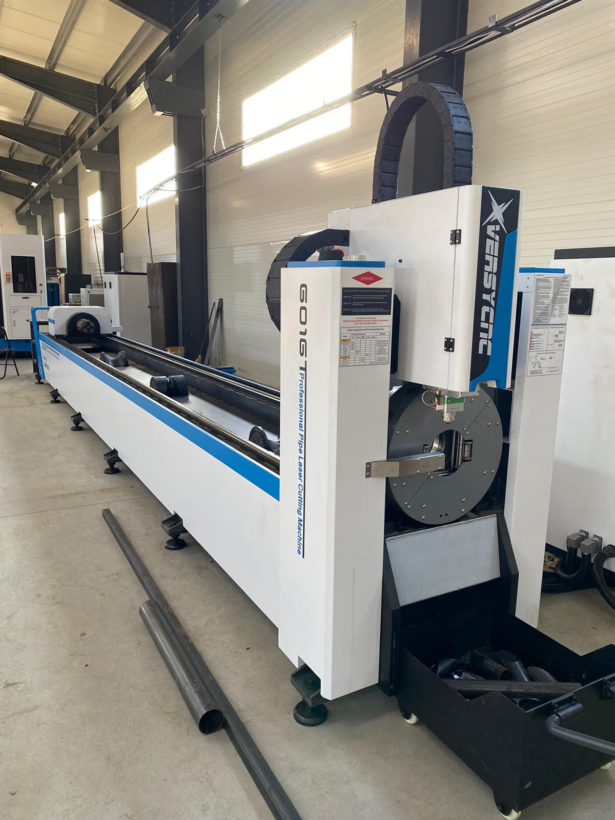 Pipe laser cutting machine