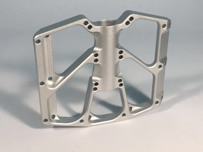 MTB-Downhill-Pedal