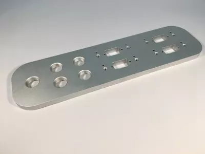 Kabel- & Stecker-Durchführung