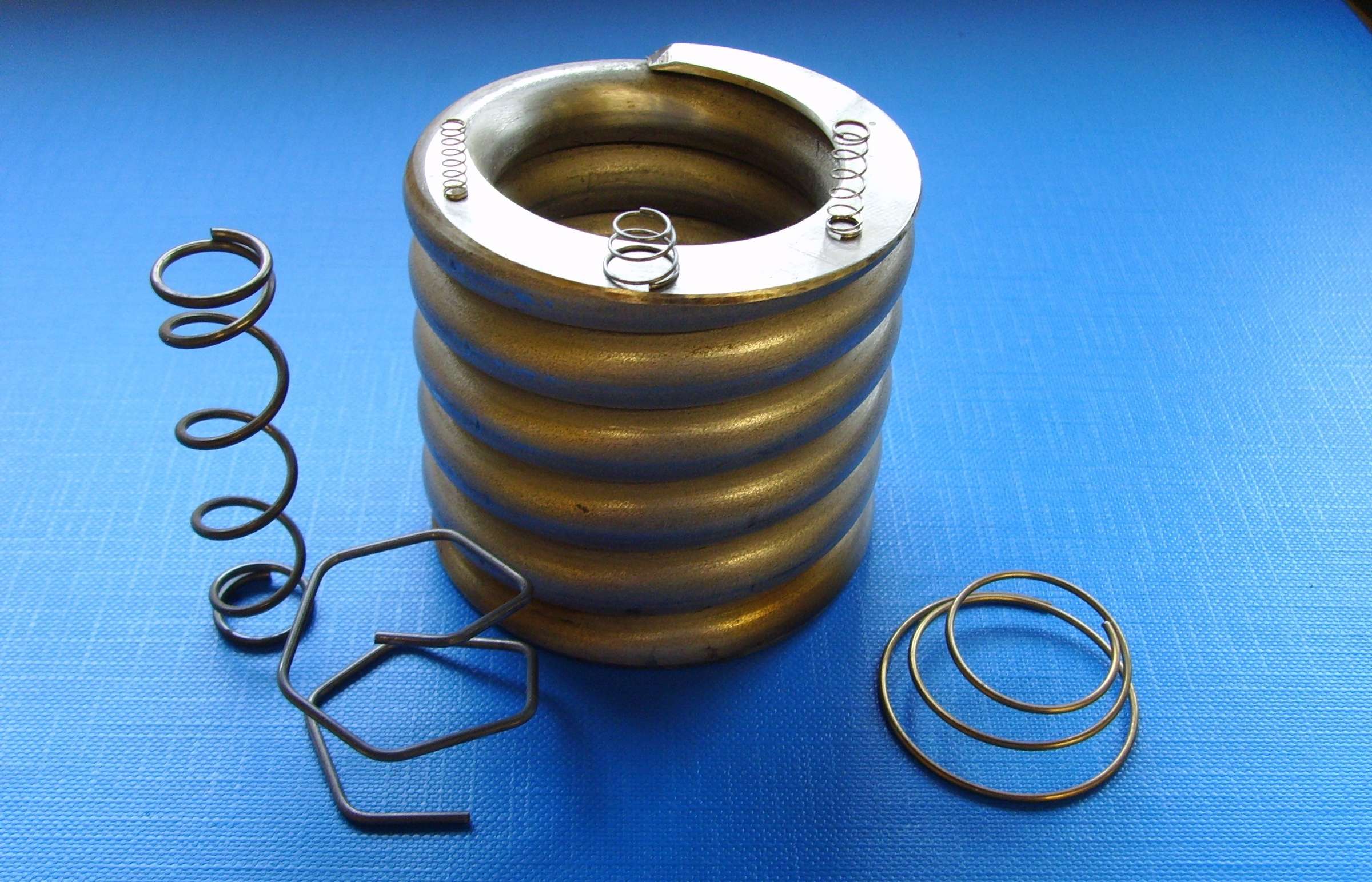 Druckfedern und Mikrofedern ab Ø 0.03mm.