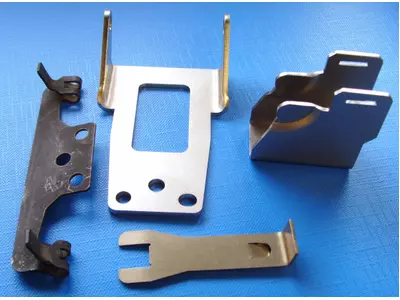 Blattfedern und Stanzartikeln