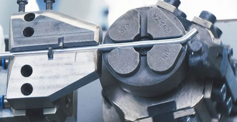 CNC-Drahtbiege-Ablängmaschine
