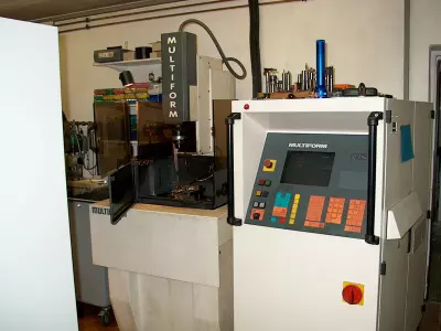 Senkerodiermaschiene