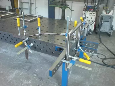 Parc fermé Ständer in Arbeit