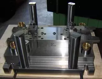 Folgeverbundwerkzeug